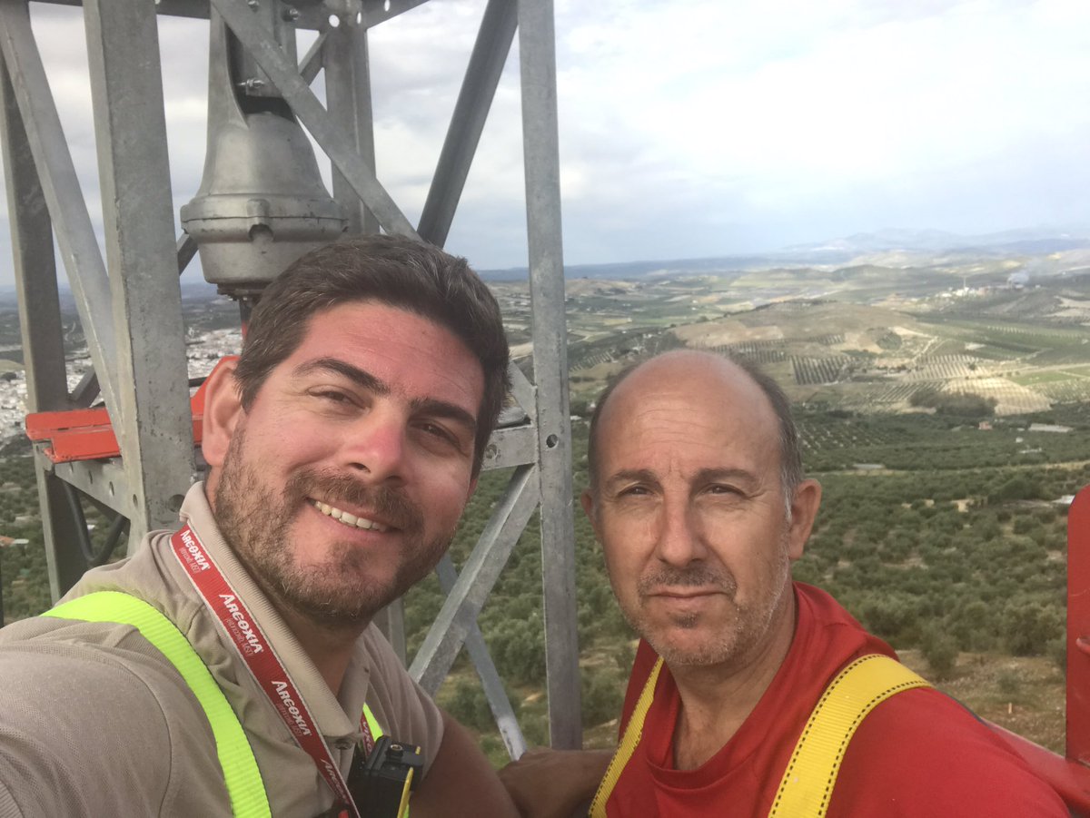 EC7AKV's tweet photo. Last Set-Up, now in @ED7B_TEAM and always with @EA7JXZ David. @ERCOMPY @EA7ZC @Ec7kw #hamradio #hamr #radioaficionados #conteststation #cqww #cqwpx #arrldx #increiblesiteforhamradio https://t.co/LvLNm5JS4L