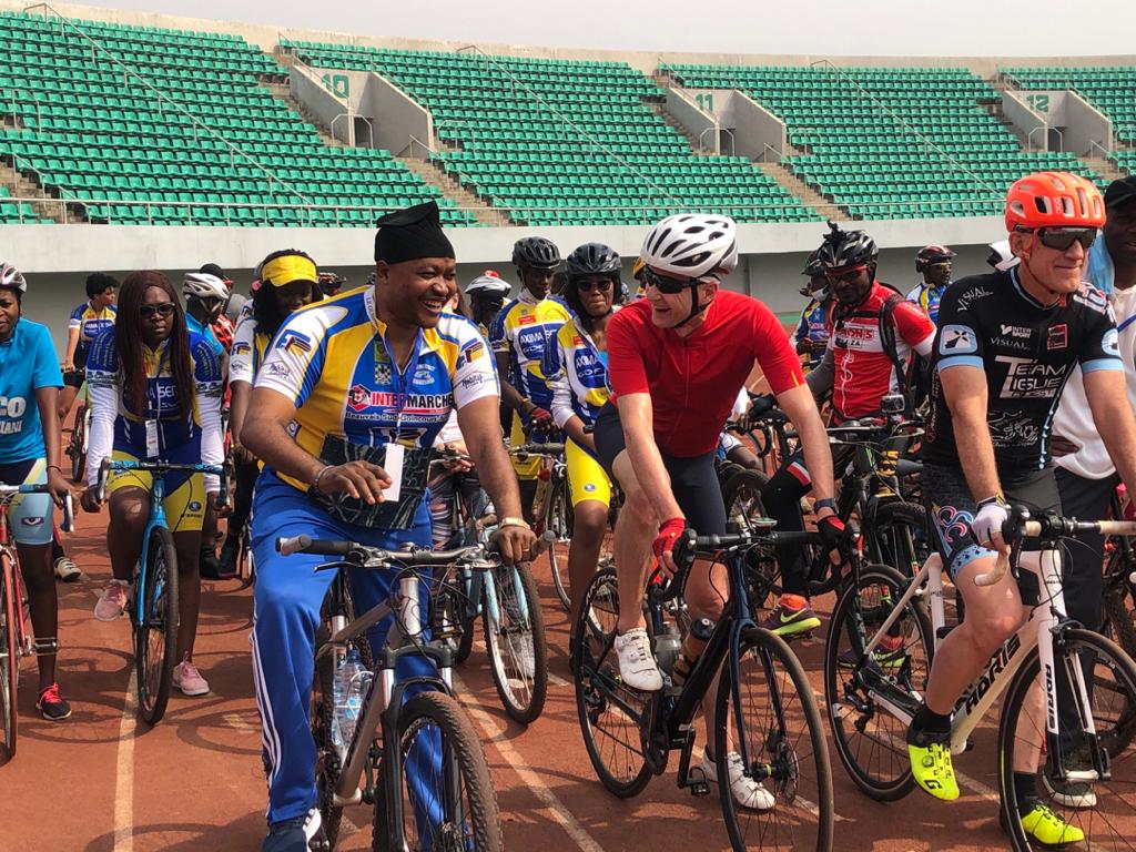 ChrisGuilhou's tweet image. Bienvenue à mon 15 000ème abonné! 🥳 Un grand merci à chacun(e) d&apos;entre vous qui suivez la #coopération 🇫🇷 🇨🇲 sous toutes ses facettes 🤝 Prochain objectif 20 000 !