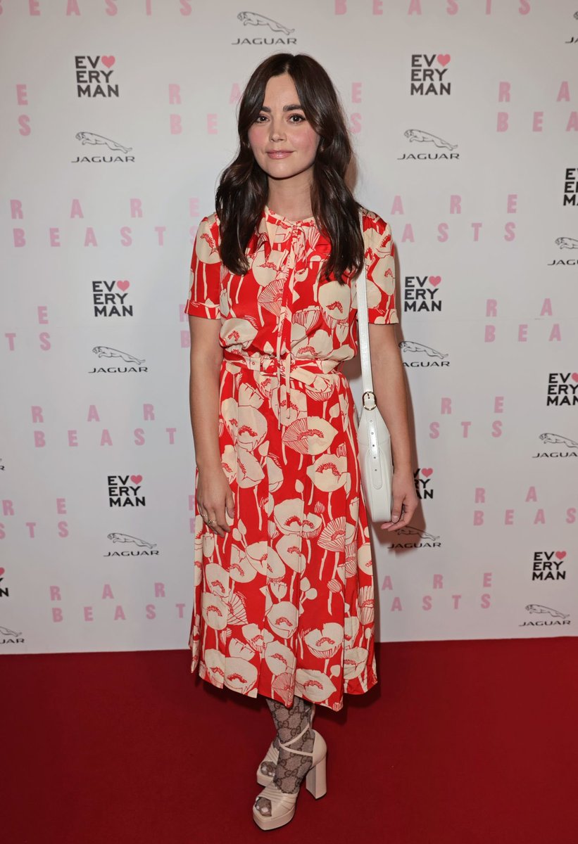 jcolemannet's tweet photo. 📸 Jenna Coleman attends “Rare Beasts” premiere in London (May 21, 2021) #JennaColeman https://t.co/kkQQ0Zv4LE