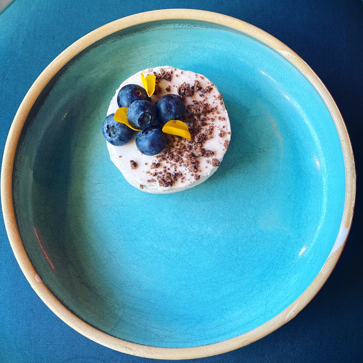tartaregalway's tweet photo. #elderflower #BlueBerry #cheesecake #sunday https://t.co/HVQva0QQYq