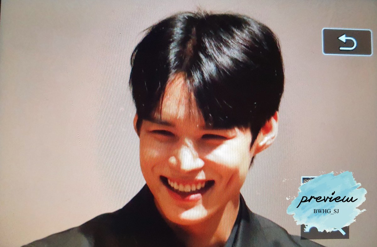 BWHG_SJ's tweet photo. 210522 신나라 팬사인회 프리뷰

#빅톤 #VICTON #임세준 #세준 #SEJUN #Continuous #하울링 #Howling
@VICTON1109 @NewWorld_VICTON https://t.co/c5i7Voxe4D