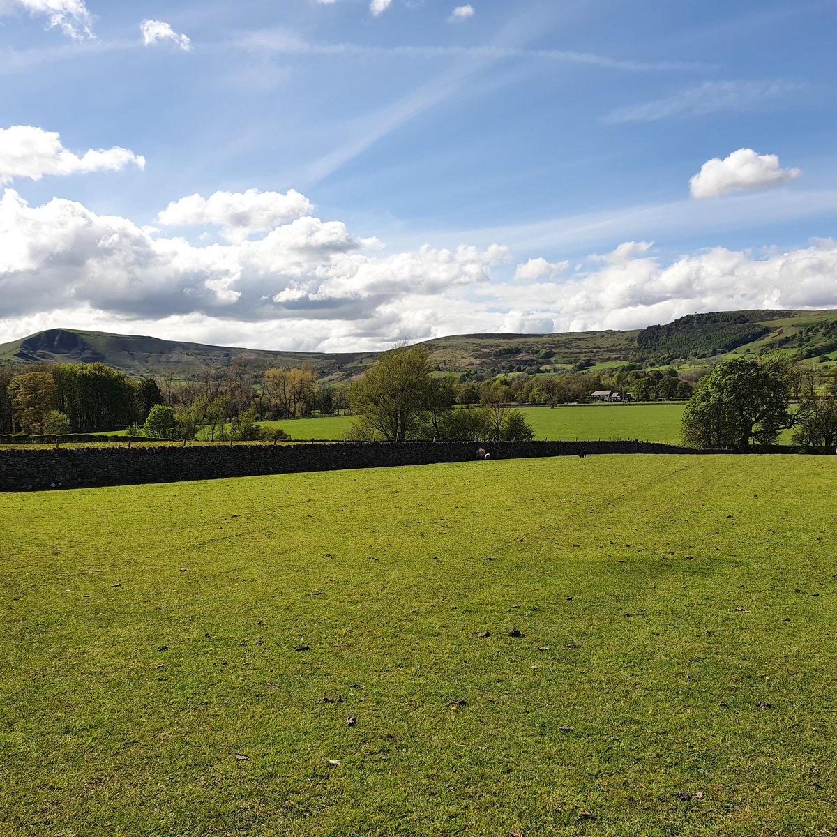 Mam Tor walk with <a href="/blackandgrayadv/">@blackandgrayadventures</a> Fab time #selfcare #keepingpeoplemoving #mamtor #derbyshire #peakdistrict