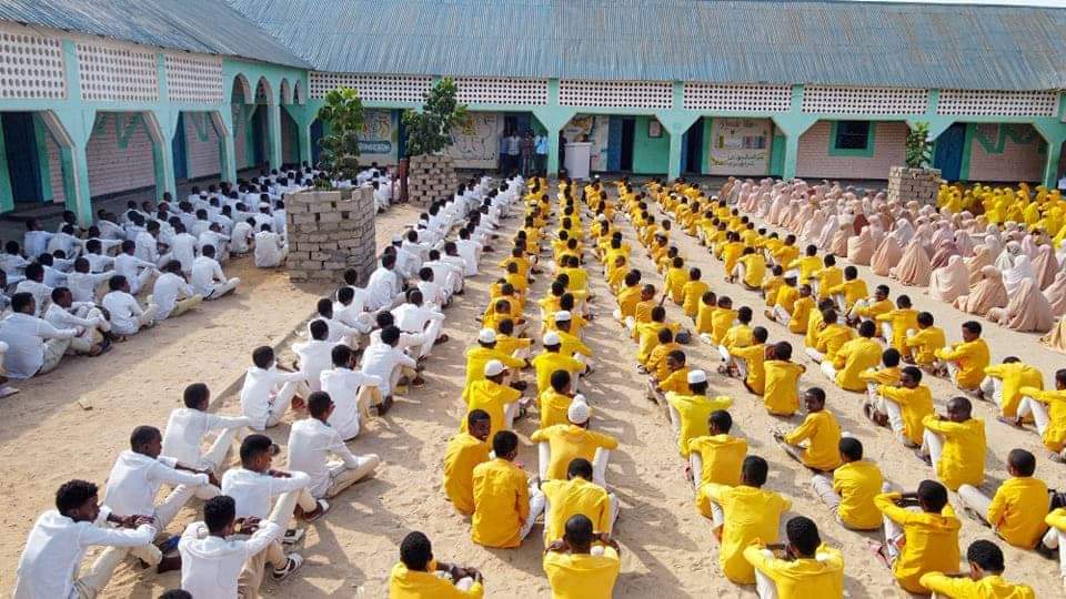 Dalmar_DiriE's tweet photo. #Mid Kamida #schoolada #Kismaayo Oo Exams Galayah.
Schoolka Waxuu iskugu Jiraah #Primary Iyo #Secondry . https://t.co/XcSuiFykbs