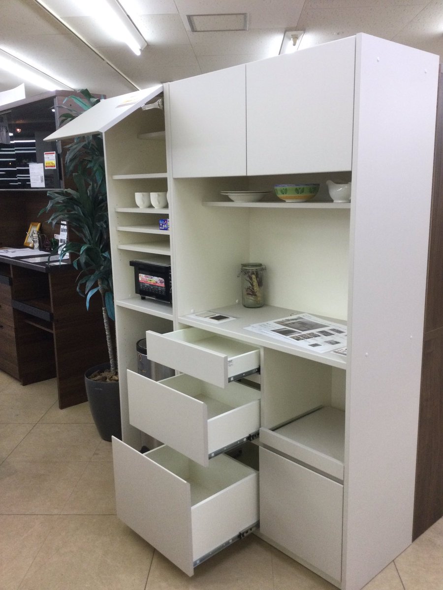 ট ইট র Oh Kawa 大川家具 所沢店 国産ﾒｰｶｰの パモウナ から新しい食器棚入荷しました 生活感がなくてお洒落な それでいて機能的 ｵｰﾌﾟﾝ棚から頻繁に使う物をサッと出せたり 好きなｲﾝﾃﾘｱを飾ったり キッチンだけでなく様々な場所にフィットする新