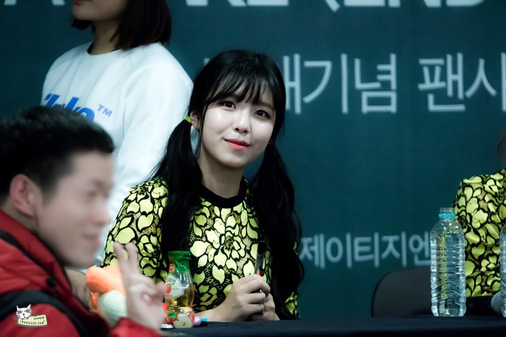 idolsinyelllow's tweet photo. moon yujeong ◇ soloist
161203 ◇ c-studio https://t.co/AUleI9tI8Y