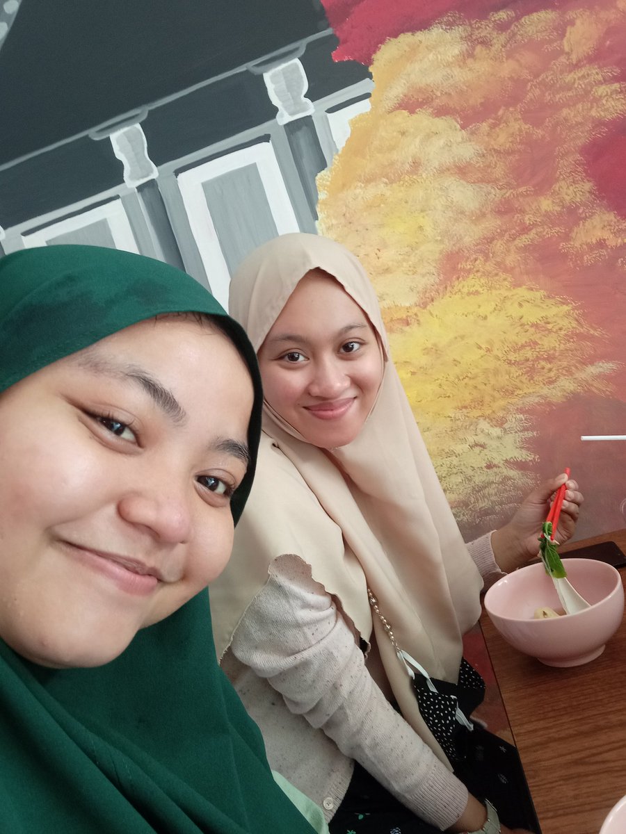 rro_roro's tweet photo. dengan org yg tepat 🥰🥰🥰 https://t.co/9DrTfWUWBw