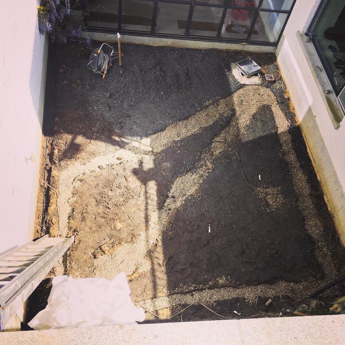 DamienKeane's tweet photo. Getting ready for planting, basement dug out & new drainage in. We love projects like this !
#keanespaces #gardendesign #landscaping #dublin #garden #basement #chillout #bespoke https://t.co/doTuEReeco