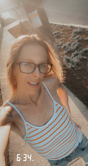 Rise and shine #kellisparks #morning https://t.co/V4up3lhNY0<a href="/tag/kellisparks"class="tags">#kellisparks</a><a href="/tag/morning"class="tags">#morning</a>