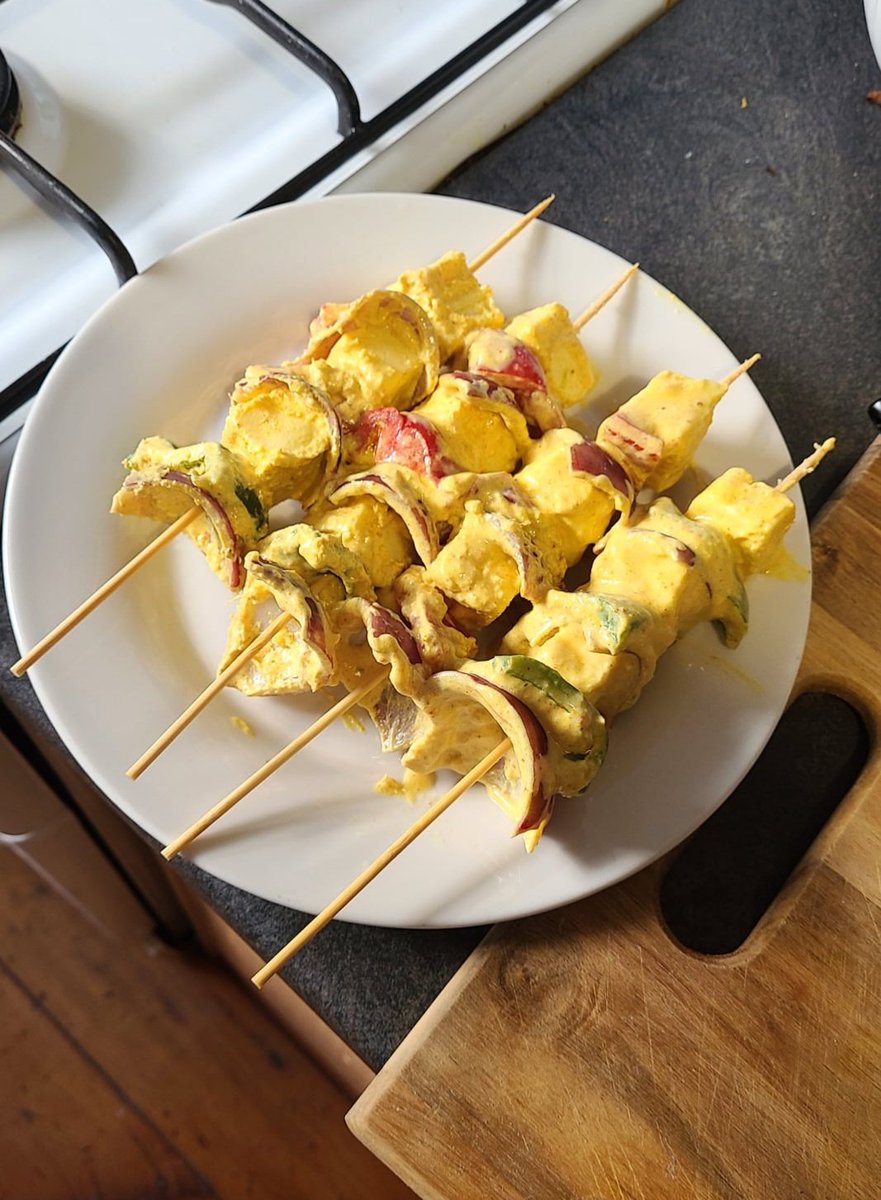 ShubhraChandra's tweet photo. As the temperature starts to dip in brissy, we raise it by grilling our favourite Indian cuisine; Paneer Tikka~cooking is our kinda sunday✌ @adilmlk22 #homemade #vegetarian https://t.co/jMlZFZCbHQ