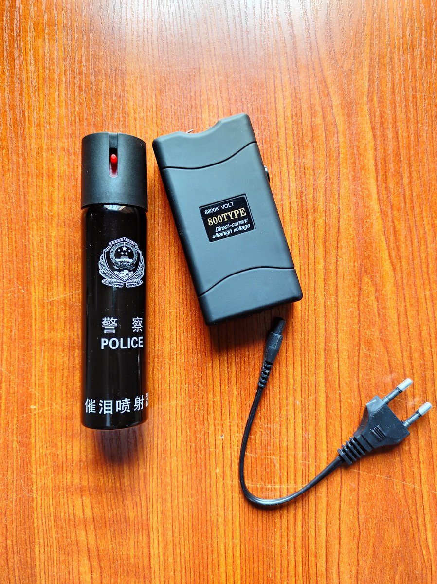 safe_guarded's tweet photo. 🗣️🔊 Ladies! Just a gentle reminder that you shouldn't buy that extra shoe or jewelry...instead invest in ur safety. Better to have it &amp; not need it than to need it &amp; not have it. Cop one of these now👇🏼 DM is open.
#AbujaTwitterCommunity #StaySafe #pepperspray #peppersprayvendor https://t.co/2JLt0mYECC