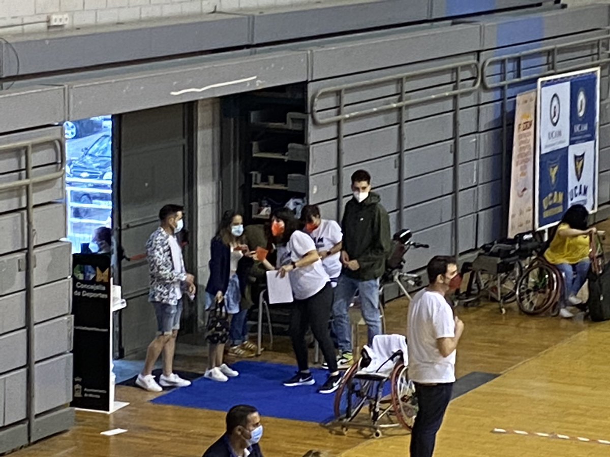 Anibal_Deportes's tweet photo. #FinalFourBSR Ascenso a División de Honor en #Murcia
Al descanso @UCAMMURCIABSR - 21
@ABasketmi - 31 https://t.co/TvYfEw86Av