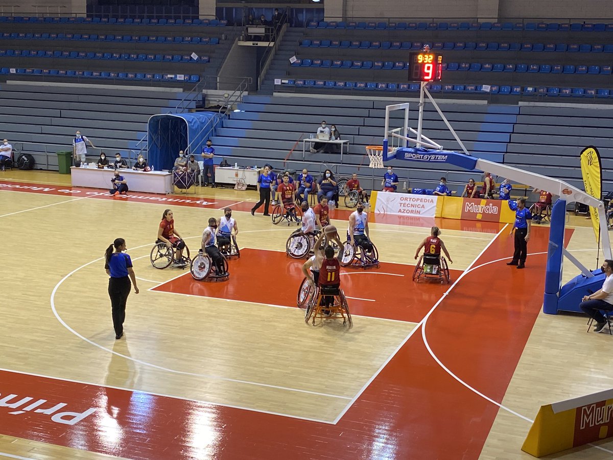 Anibal_Deportes's tweet photo. #FinalFourBSR Ascenso a División de Honor en #Murcia
Al descanso @UCAMMURCIABSR - 21
@ABasketmi - 31 https://t.co/TvYfEw86Av