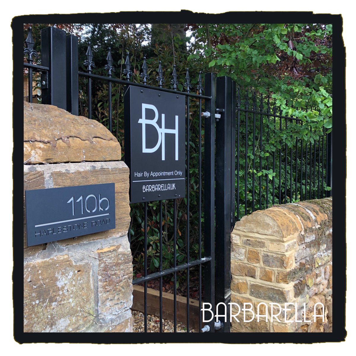 We know it’s been tricky for a few new 
and returning clients to find us as our new salon is a 
little more (intentionally) discrete than the last. Once 
you know you know, but hopefully our new address 
sign put up this morning helps a little.
#secretsalon 🤪