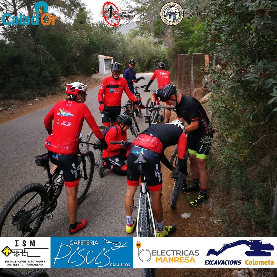ferrobikers's tweet photo. #findesemana de pinchazos?!? 🤔🤣🤣
.
#ferrobikers #yoquieroserferrobiker #sinopotsentrena #calador #visitcalador #santanyi #mallorca #mountainbike #mtblife #mtb #btt #lovecycling #cycling #ciclismo #mallorcabtt #cyclingmallorca
.
https://t.co/Awry2lXE1V https://t.co/cpiMLzobk3