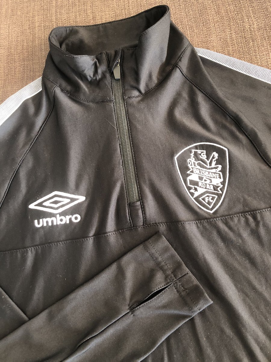 DomBurbidge's tweet photo. Bought for $4 from an #OpShop in #Yeppoon. Resold for $30. Cha-ching 🤑 

#fbmarketplace #marketplace #reseller #reselling #merch #secondhand #buytosell https://t.co/e0QAYDHUii