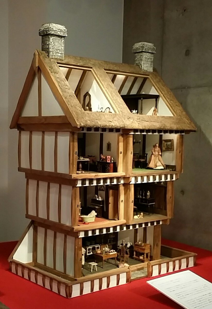 金魚百貨店 横浜人形の家のドールハウス展 魅惑のドールハウス 灯りの魔法 見に行った時の絵日記をup 描いたのにupするの忘れてた O シルバニアファミリーのコーナーもあったー イラスト 絵日記 スケッチ ドールハウス T Co