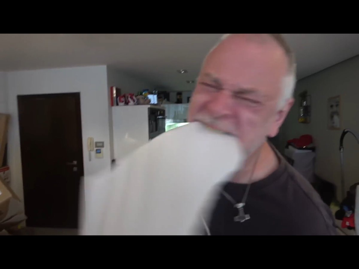 Daniel Henrichs tweet media