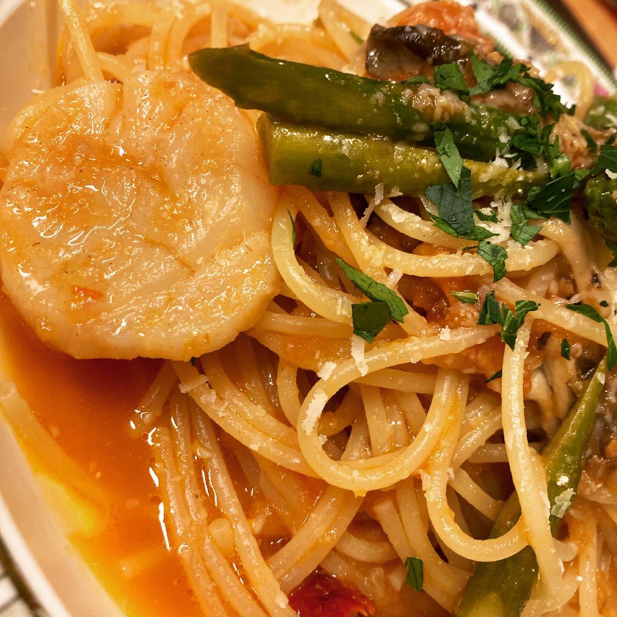 crazybenchan's tweet photo. 久々のラヴィゴットさんへ!
相変わらず野菜の旨味を引き立てるドレッシングも最高!
今日は帆立とアスパラのトマトパスタ&海老とほうれん草のクリームパスタ!もう一食くらい食べたくなるぜ!
岩崎さん!ご馳走様でした!
#ラヴィゴット
#Ravigote
#いつも感動する
#サラダ
#前橋中心商店街 https://t.co/lqGWvQUwPY