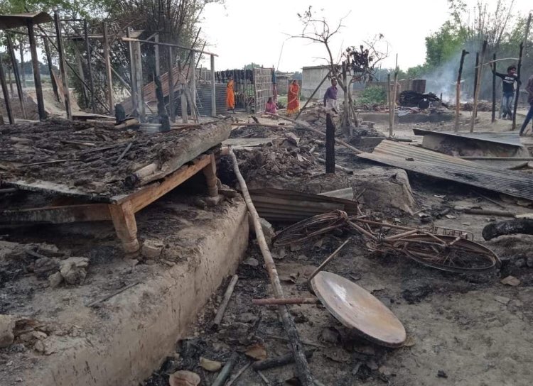 Rishi_Bharatiya's tweet photo. Jihadis burned home of Dalits in purnea district of Bihar.

#दलितों_पर_इस्लामिक_आक्रमण https://t.co/7cRmUWuWWf