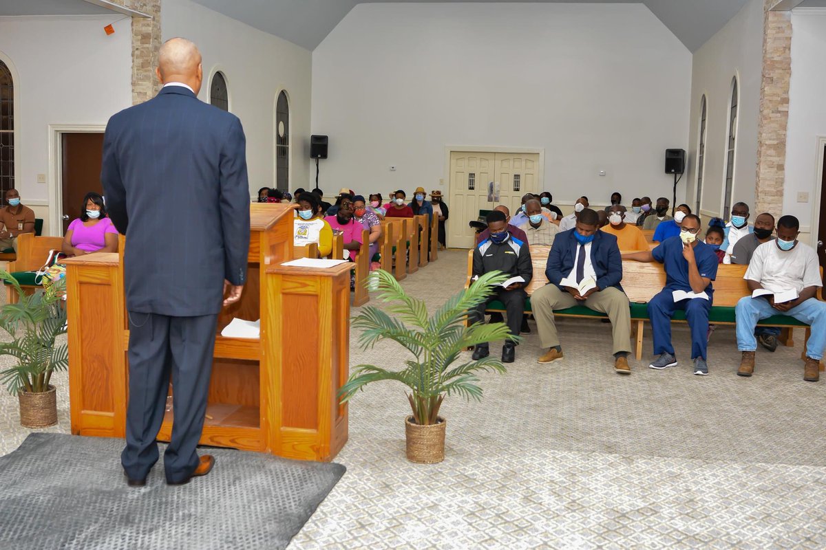 TruthofGod1's tweet photo. Even though Pastor Jennings went to Mobile, AL last week as a business meeting, He couldn't leave with out preaching the word of God #faithfulservant #TruthOfGod #Trueholiness #WordofGod https://t.co/EvaVSKuDov