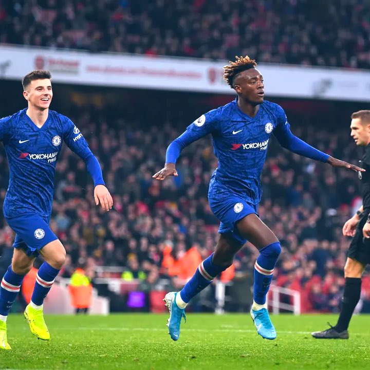 E2E_fyGXIAAL9dP?format=jpg&name=900x900