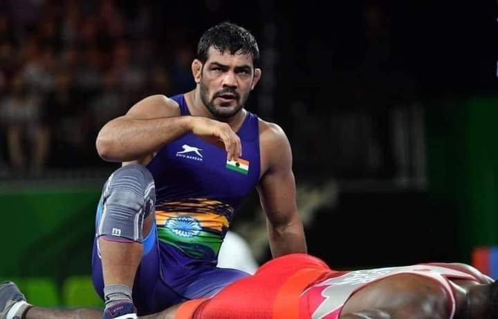 पहलवान नरसिंह यादव की डोपिंग में साजिश कर्ता #सुशील_कुमार, को पहलवान सागर धनगड़ मर्डर केस में पंजाब  पुलिस ने  गिरफ्तार किया.
______________
सुशील ओलम्पिक मेडलिस्ट से बना हत्यारोपी.

इस ने लड़कों के कैरियर खराब किए  इसकी तो जिंदगी खराब हो गई...!