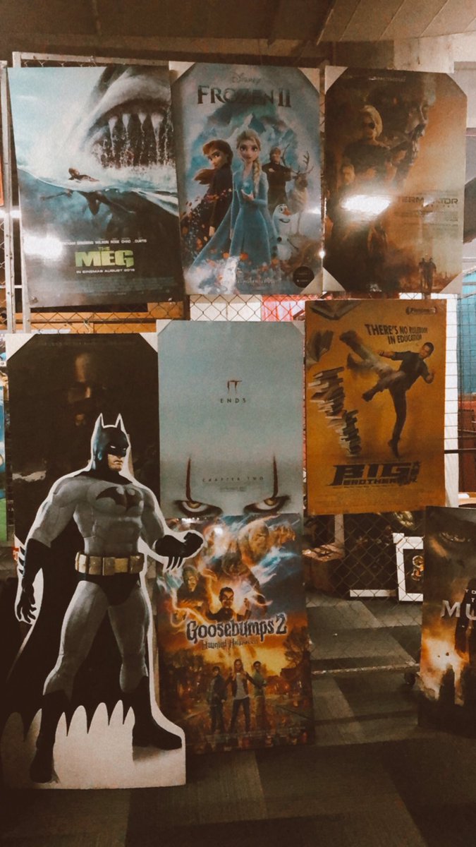 DeclanDarmawan's tweet photo. Bought this large (but cheap) poster at Kuningan City and it frickin made my day. 
Photocred: @kuristui https://t.co/AQmlAgjSm7