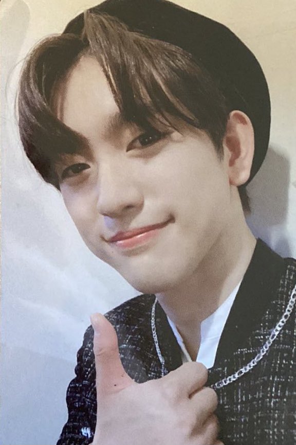 82. GOT7 Breath of Love: Last Piece Shopee Thailand Jinyoung Beret