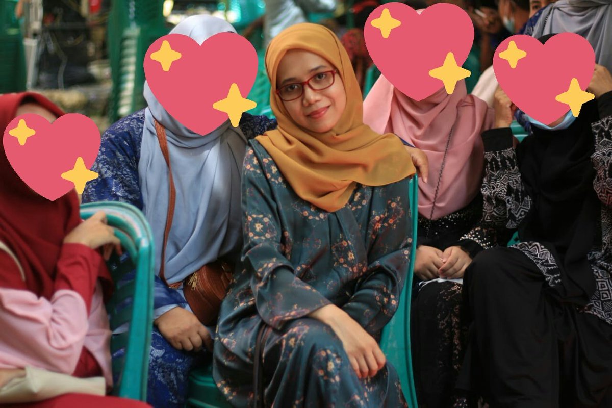 maula_a's tweet photo. sejak tau positip hamidun jadi malez bedakan tapi makin rajin scrubbing, pas liat hasil potretan dadakan ada efeknya ugha ternyata komuk w jadi tetep mayan shining shimmering lalala meski berangkat kondangan seadanya~ 🐣 https://t.co/hDe0Njzog6