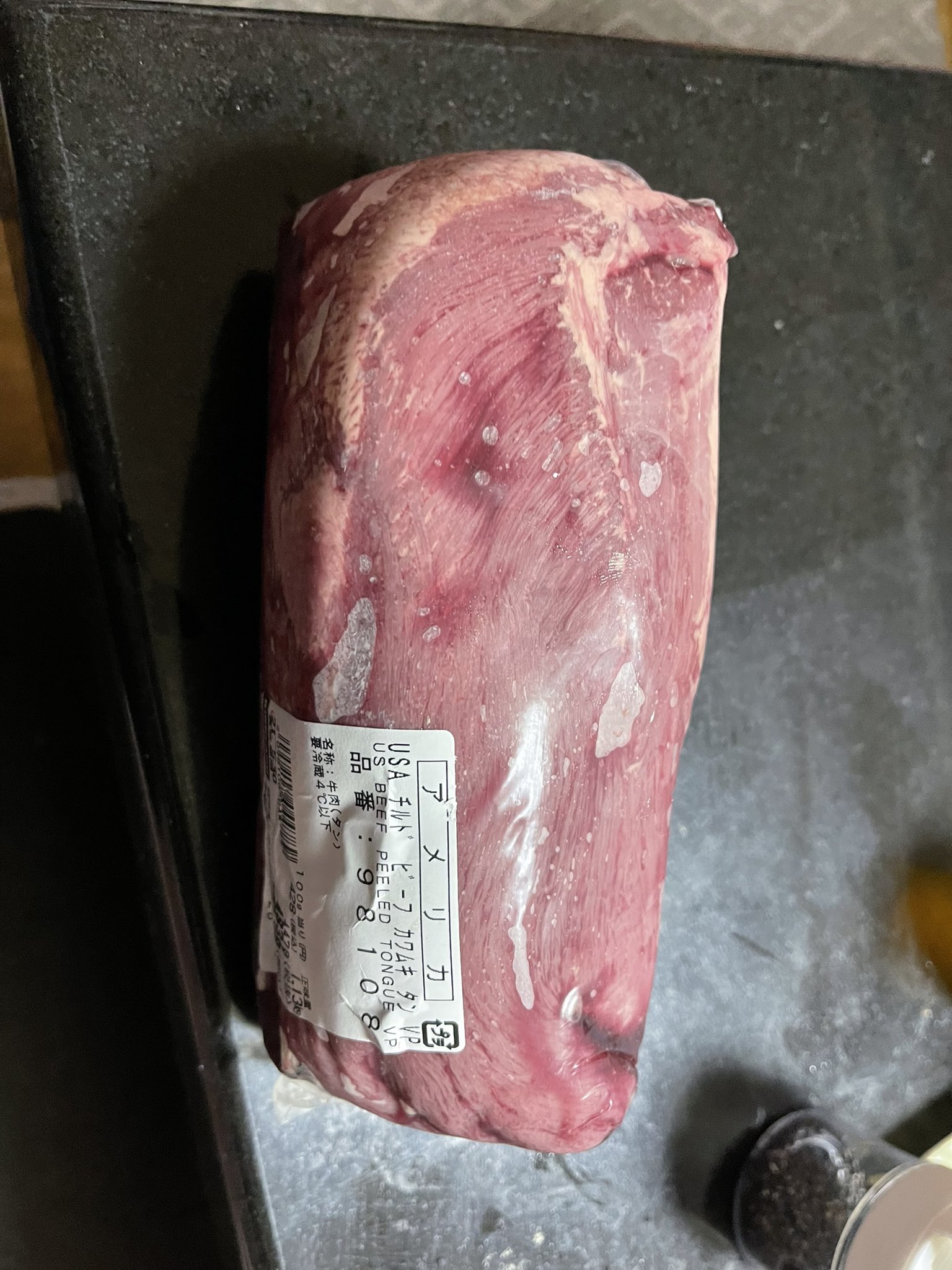Rate Dat れーとだっと コストコの牛タンを買ってきたので 早速水洗いして重曹漬け込みや 多分これでも血抜きが足らんと思うくらい今回のはデカい T Co Dizgwu1vnr Twitter