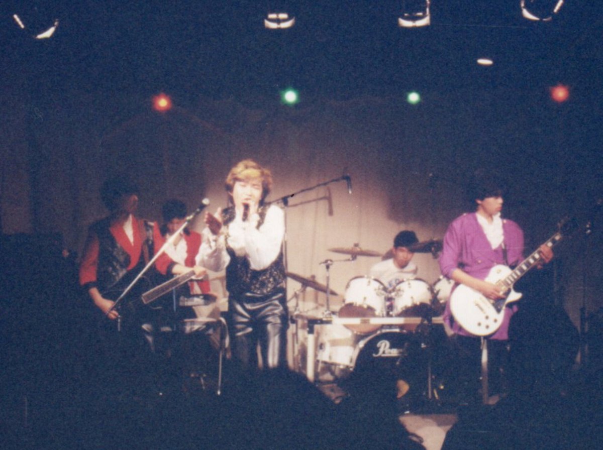 RoolerThe's tweet photo. 1991.12.8(Sun)に行われた立川ACTでのライブ（9th Live）。ベースの頼地一幸が家業多忙のため再び脱退。新たに成瀬淳がベーシストとして正式加入。このライブから、現メンバーとなり、今年で30周年を迎えています。

#TheRooler #ザルーラー #立川ACT https://t.co/LsTXHF582T