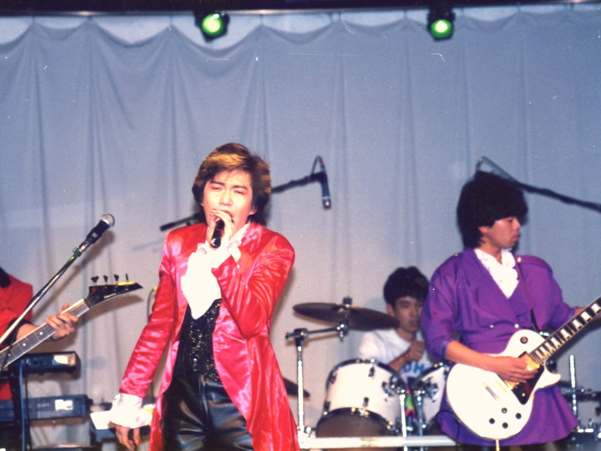 RoolerThe's tweet photo. 1991.12.8(Sun)に行われた立川ACTでのライブ（9th Live）。ベースの頼地一幸が家業多忙のため再び脱退。新たに成瀬淳がベーシストとして正式加入。このライブから、現メンバーとなり、今年で30周年を迎えています。

#TheRooler #ザルーラー #立川ACT https://t.co/LsTXHF582T