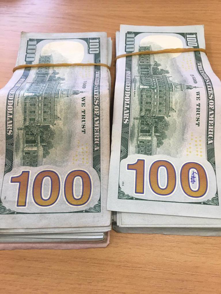 ndlea_nigeria's tweet photo. NDLEA intercepts N8billion cocaine, arrests drug kingpin at Lagos airport

. Seizes $24,500 offered as bribe to compromise investigation https://t.co/0PLyaOAAzr