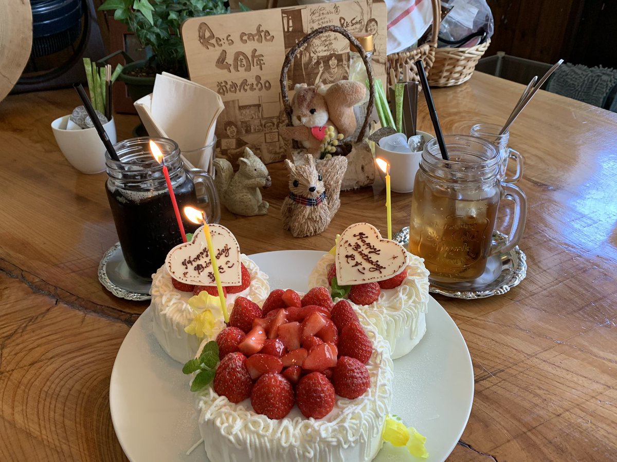 Tezu 6月はリスカフェ がお休みなので 誕生日前倒し祝い して来た オーダーケーキをミッキーフェイスにしてもらいました もっちー可愛い 高田馬場リスカフェ