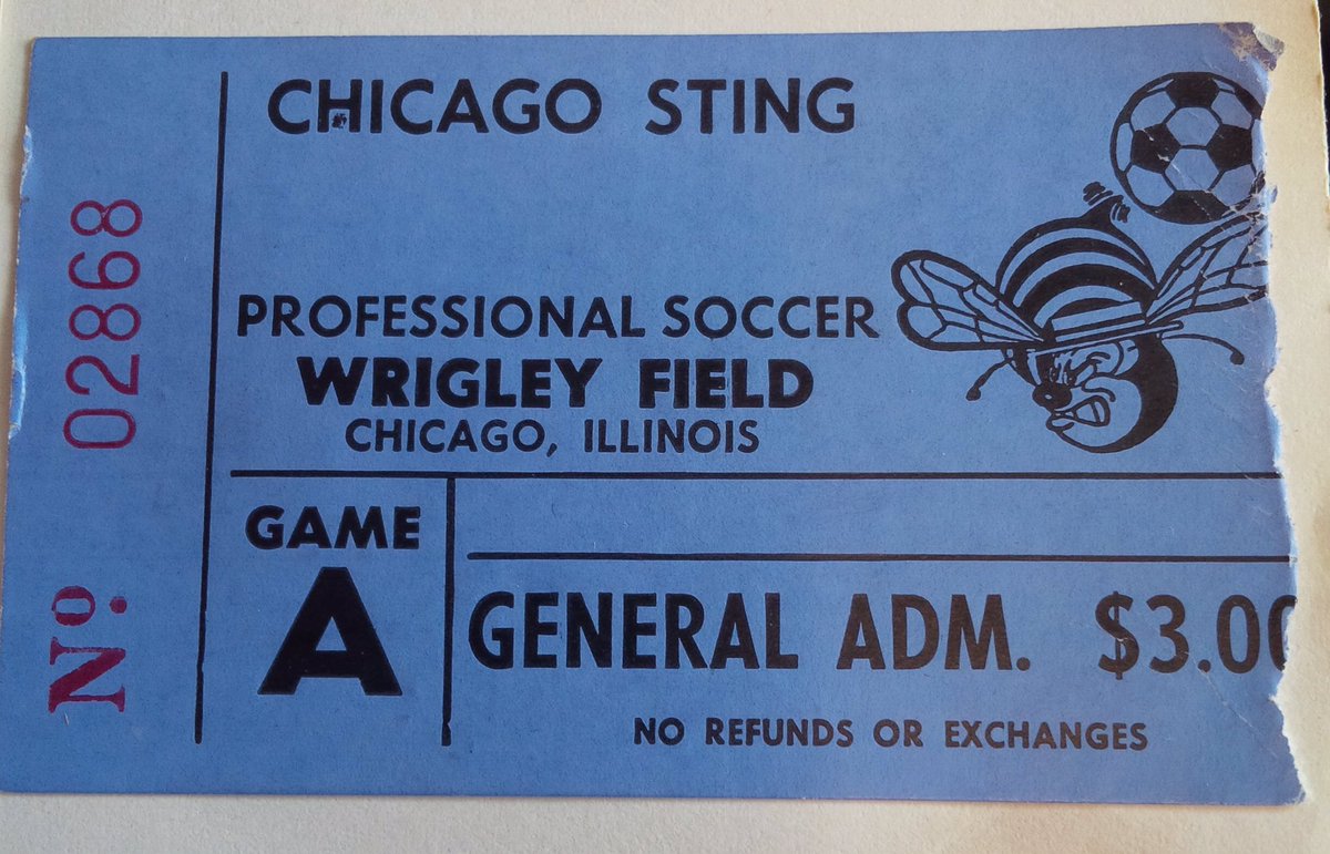 Klappen voor Dick! In de zomer van 1978 had Dick Advocaat een voetbalavontuur in Chicago. Als backpacker door de VS een kaartje kunnen bemachtigen. Zijn laatste avontuur is vandaag. Maar met Dick weet je dat nooit zeker. Prachtige carrière! #DickAdvocaat