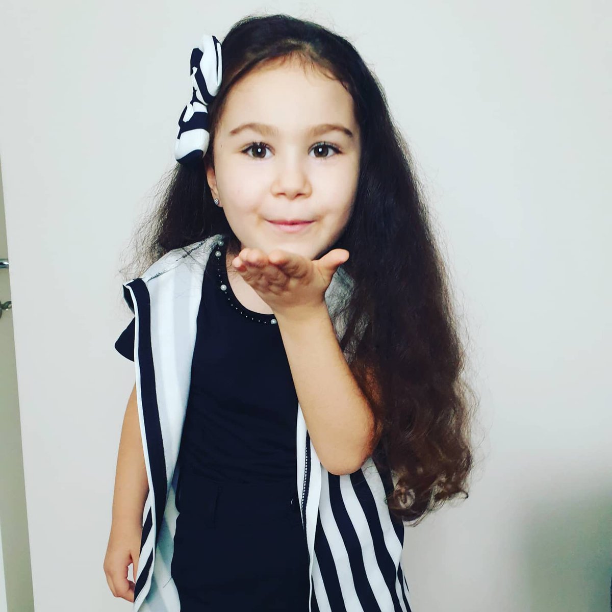 AkalAlmina's tweet photo. Sizi seviyorum iyi ki lerim 😘
I love you all
Los amo a todos
Ik hou van jullie
я люблю всех вас
من همه شما را دوست دارم
أحبكم جميعا

#almina #alminaayşe #alminaayşeakalın #aaafc #tiktok #akım #akımlar #beautiful #beauty #childmodelsearch #childactor #fashionkids #childmodel https://t.co/owiJHQREMD