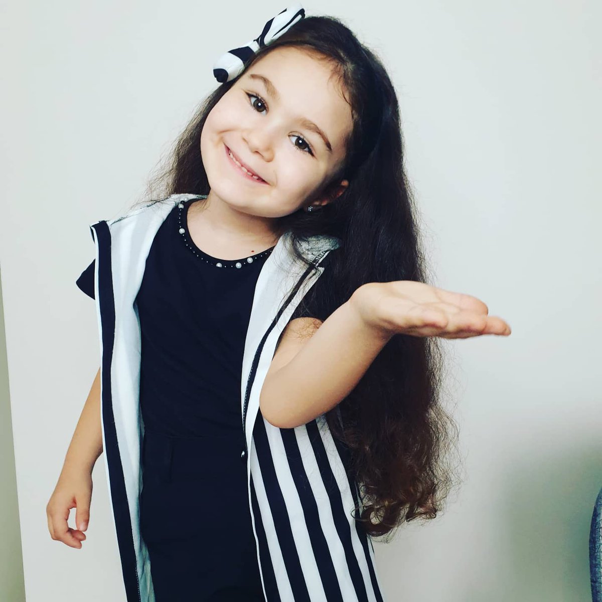 AkalAlmina's tweet photo. Sizi seviyorum iyi ki lerim 😘
I love you all
Los amo a todos
Ik hou van jullie
я люблю всех вас
من همه شما را دوست دارم
أحبكم جميعا

#almina #alminaayşe #alminaayşeakalın #aaafc #tiktok #akım #akımlar #beautiful #beauty #childmodelsearch #childactor #fashionkids #childmodel https://t.co/owiJHQREMD