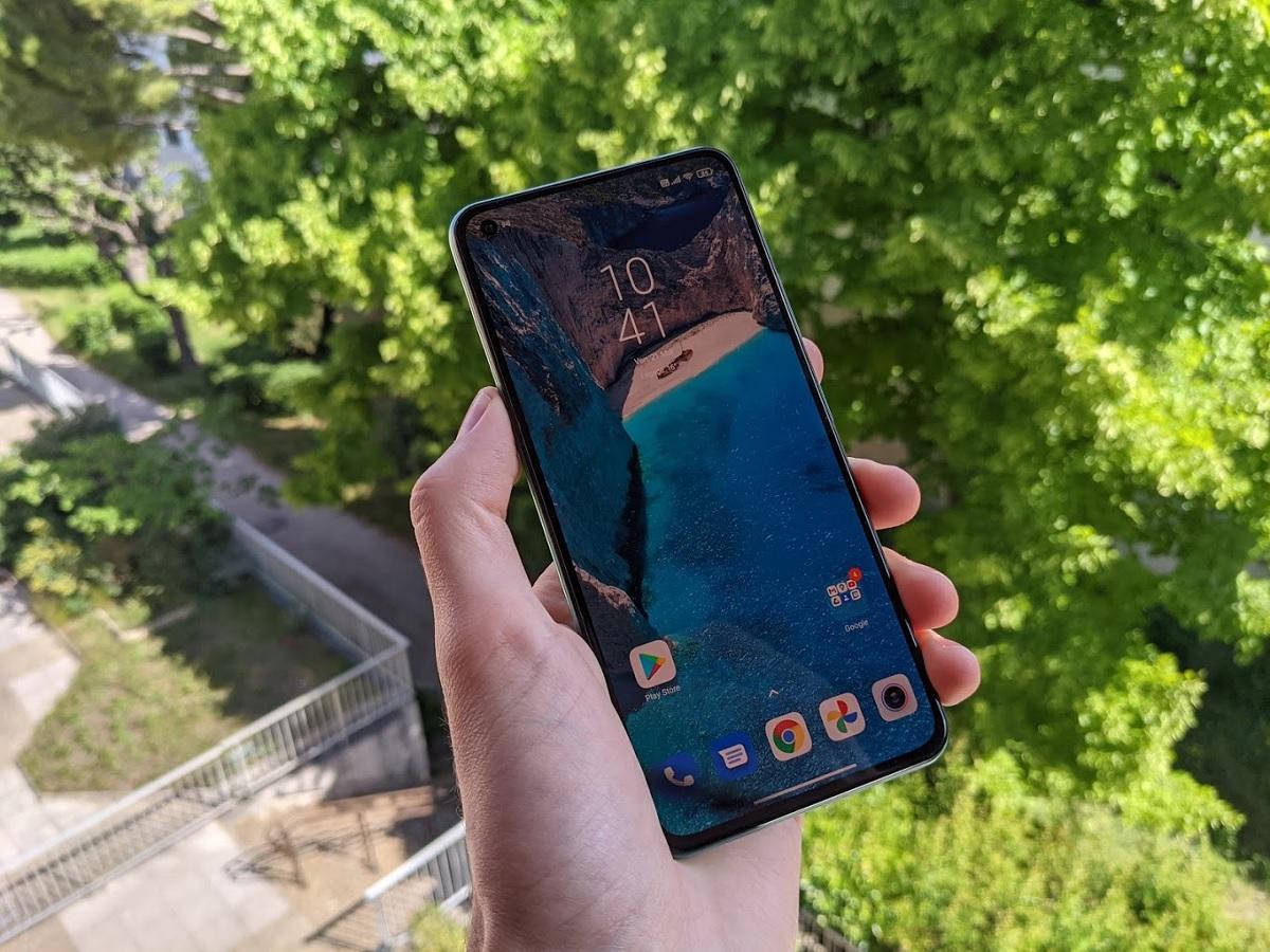 cnetfrance's tweet photo. Test Xiaomi Mi 11 Lite 5G : notre avis https://t.co/9pvD8m0HRb https://t.co/hyXdr3qBov