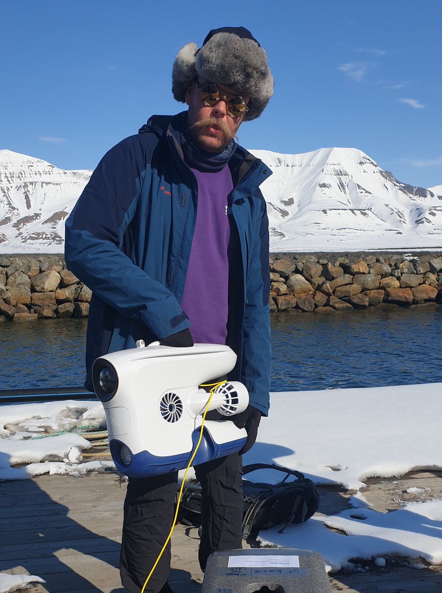 Sewing machine or ROV? Incredible that this can dive up to 300 m underwater, and we can watch the video feed from our phones! 
#arctic scientist