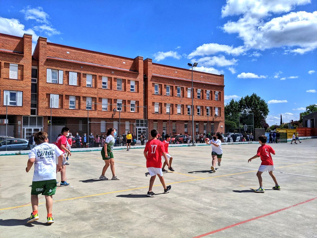 DeportesDip_Va's tweet photo. Balonmano

Finalizan los partidos de Categoría Alevín:

Alevín Femenino
@BMTierraPinares "A" 8 - 8 @BMTierraPinares "B"

Alevín Mixto:
@CBMTudela 11 - 21 @BMTierraPinares "A"
@BMTierraPinares "B" 20 - 5 @CBVdC 

Con @deportesdipu , @Dip_Va  y @atlvalladolid https://t.co/JfnHeKtl3B