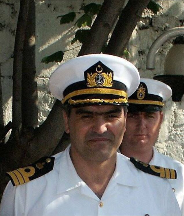 “Şunu bilin ki, en küçük suçu ve günahı olmayan ben, bu yapılan hukuksuzluğa isyan ve bu karanlığa bir nebze ışık olabilmek için hayatıma son veriyorum"...
Ali Tatar'ın son sözleri...

Bu ülkede onurlu yaşamak, suç haline geldi...

#AKLağımPatladı 
 #sedatpeker7