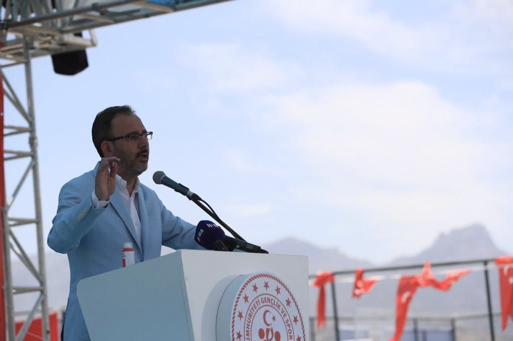kasapoglu's tweet photo. 📍 Cudi Cup Tenis Turnuvası | Şırnak 

Türkiye’nin dört bir yanından gelen sporcularımızla birlikteyiz. Bu turnuvada bahar var, iyilik var, mutluluk var, gençlik var. Hep birlikte sporun iyileştirici gücünü ülkemize yaymaya devam edeceğiz. https://t.co/a38IGLYiIT
