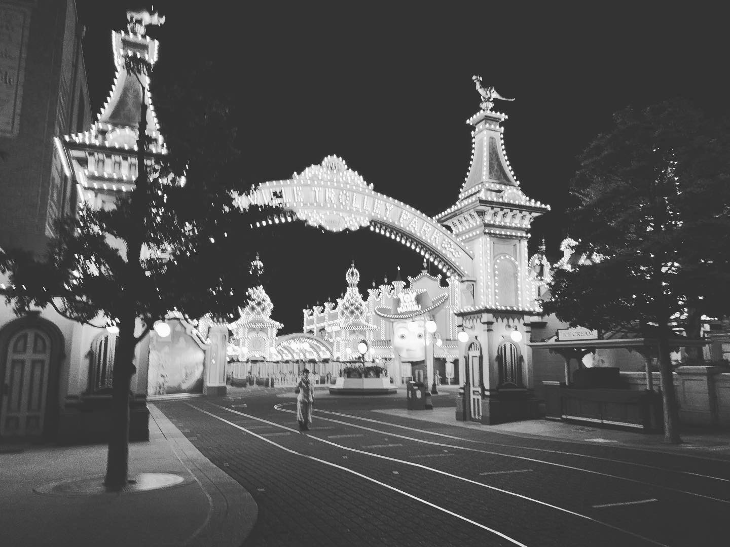 らいとんと どっちも好きな世界 Disneyland ディズニーランド Disneysea ディズニーシー モノクロ写真 ディズニーカメラ部 好きな世界 T Co 0qhu5mszs7 Twitter