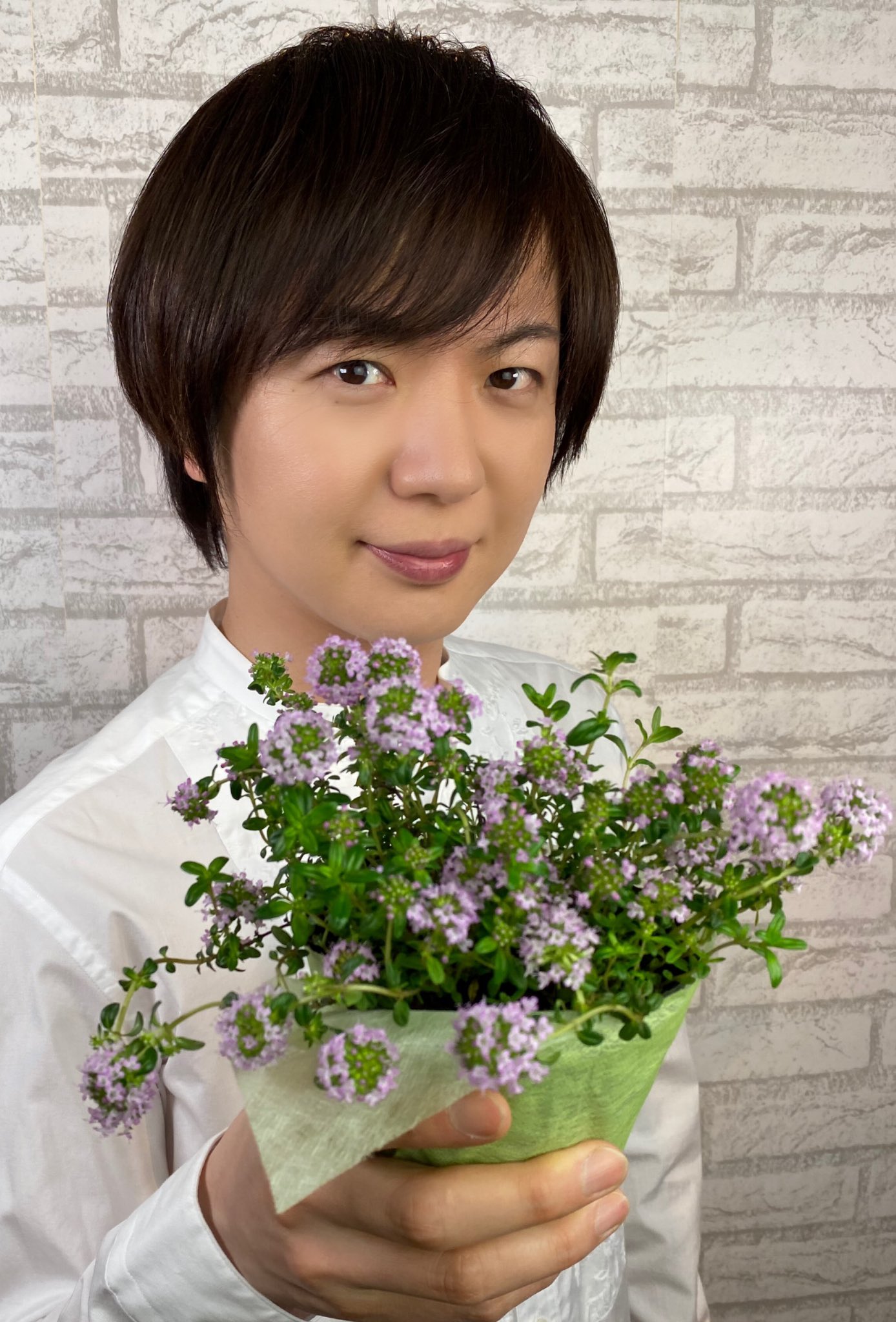 竹島宏スタッフ 公式 クリーピングタイム タイムの花言葉は 勇気 強さ 元気が出る花言葉ですね タイムの香りは人の心を 癒す効果もあるそうです 今日も１日お疲れ様でした ひろネット 花便り 花言葉 花 花を贈ろう クリーピング