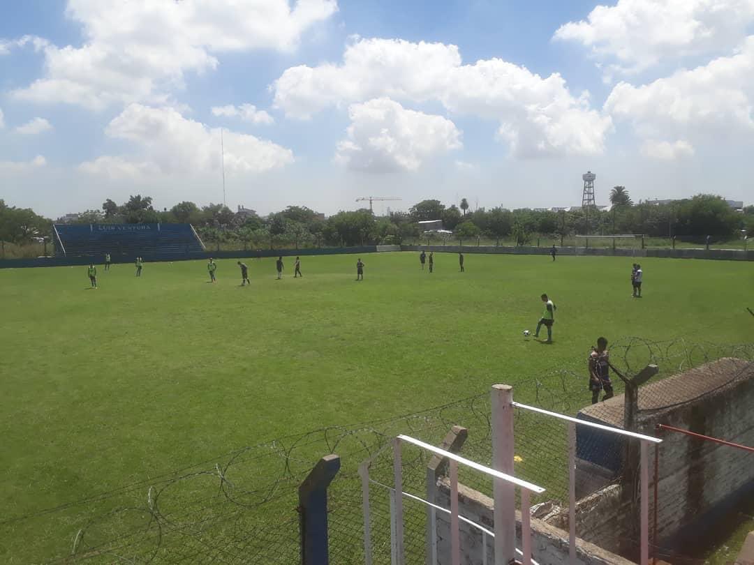 FutbolZoneArg's tweet photo. Potentially the most beautiful Stadium location in Buenos Aires? 😍

Surrounded by the Riachuelo River is the Estadio Saturnino Moure, home of 4th division Victoriano Arenas https://t.co/zfwSSho7Y3
