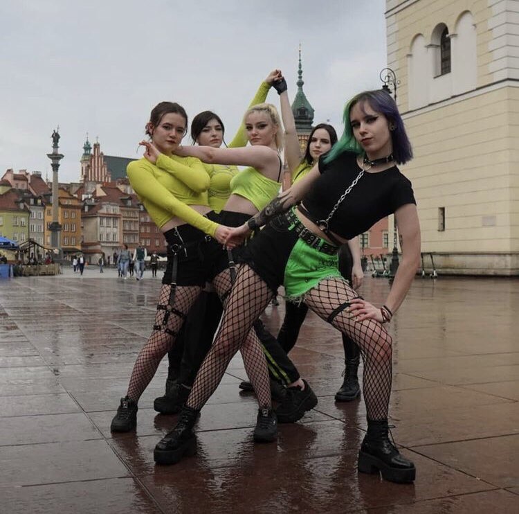 CrewWhisper's tweet photo. Here are some photos from our cover  to ITZY - 마. 피. 아. In the morning.⛓🔥Link to yt cover: https://t.co/2w3onGLvkW 😉 #ITZY_GUESSWHO  #ITZY  #ITZY_COMEBACK #ITZY_GUESSWHO_ALBUM #mafiainthemorning #KPOP  #dance #cover #MafiaInTheMorning5thWin #ITZY_SorryNotSorry https://t.co/zmm2TNwUyr