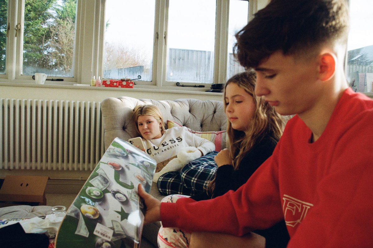 Louis tweet media