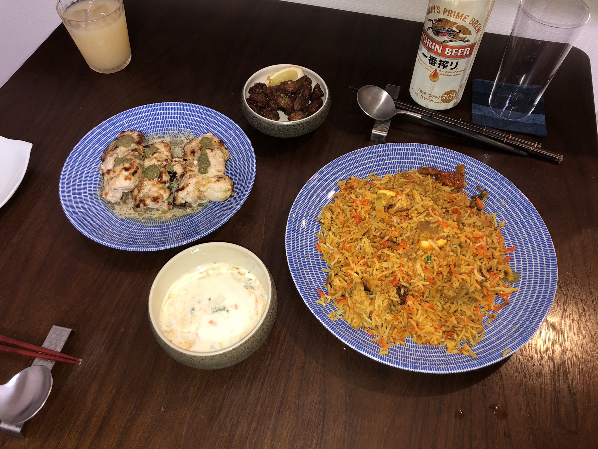 そら豆お 今日のテイクアウトは人形町通りのインド料理 デシタンドールです マイルドチキンティッカ チキンビリヤニ 砂肝の唐揚げ スパイス 本格的で美味しい 砂肝の唐揚もスパイス効かせると新鮮でした 日曜も空いてるから使い勝手良いですね
