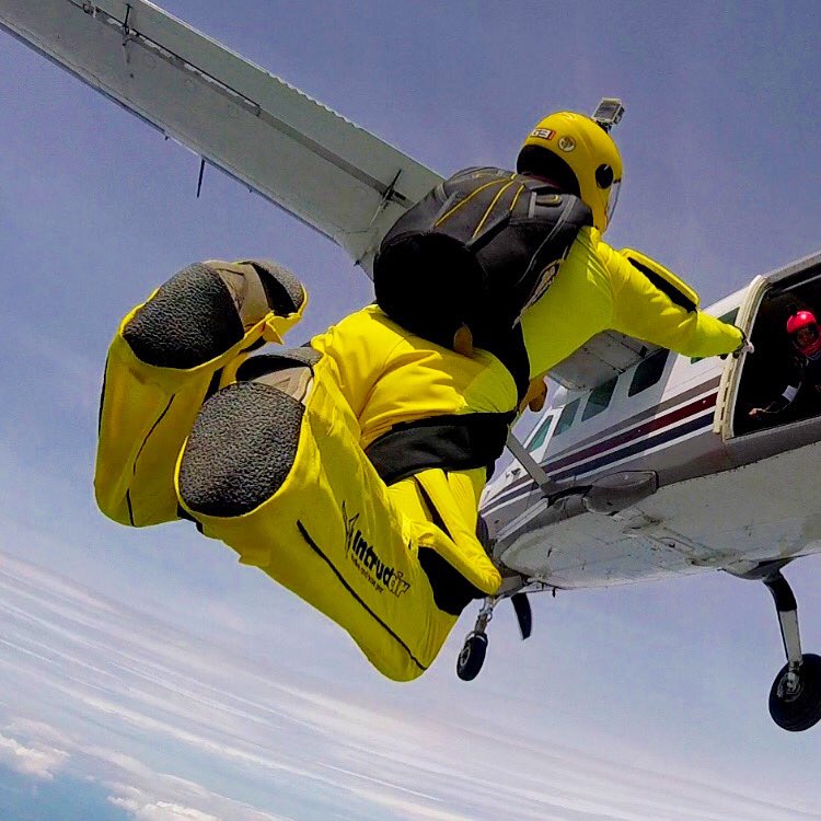 ReganTetlow's tweet photo. I’ve jumped out of planes all over the world, but this is my first in Canada. @CYPRESAAD @AirSportPromo #skydive @voltige2001 https://t.co/hJurLqXglo