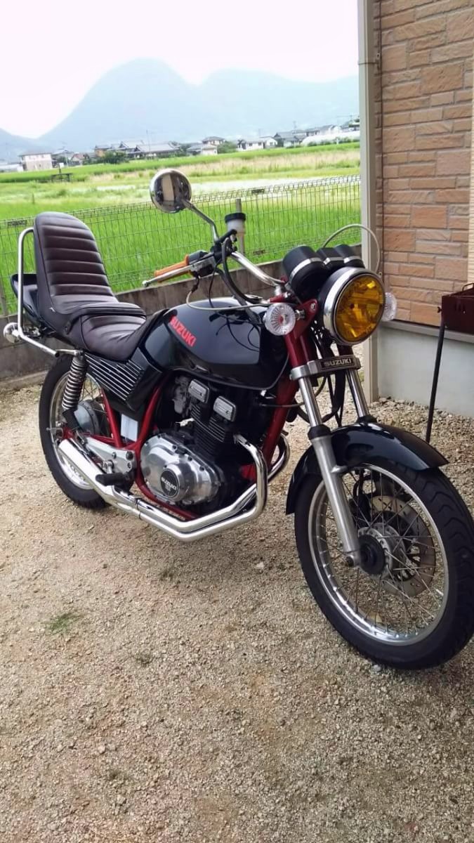 百太郎 على تويتر そうですゴキブリです 正式名称はgsx250e刀です 百太郎 على تويتر そうですゴキブリです 正式名称はgsx250e刀です